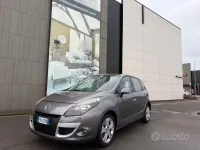 Usata Renault Scenic E-Tech Luxe 110 CV (80 kW) 2011 Grigio Monovolume