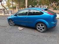 Usata Ford Focus 110 CV (80 kW) 2005 Blu Monovolume