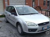 Usata Ford Focus 90 CV (66 kW) 2005 Grigio Station wagon