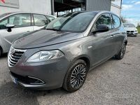 Usata Lancia Ypsilon Gold 95 CV (69 kW) 2015 Grigio Utilitaria