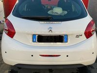 Usata Peugeot 208 Active 92 CV (67 kW) 2013 Bianco Utilitaria
