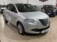 Usata Lancia Ypsilon 85 CV (62 kW) 2015 Grigio Utilitaria