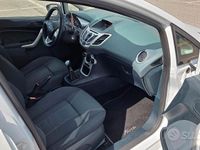 Usata Ford Fiesta Titanium 68 CV (50 kW) 2009 Bianco Utilitaria