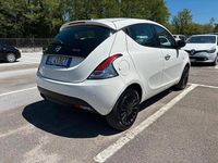 Usata Lancia Ypsilon Gold 69 CV (50 kW) 2022 Grigio Utilitaria
