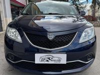 Usata Lancia Ypsilon Gold 69 CV (50 kW) 2017 Blu/azzurro Utilitaria