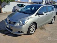 Usata Toyota Verso Luxury 126 CV (92 kW) 2011 Grigio Monovolume