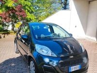 Usata Peugeot 107 68 CV (50 kW) 2014 Grigio Utilitaria