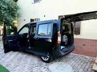 Usata Ford Tourneo Courier 125 CV (91 kW) 2024 Nero Monovolume