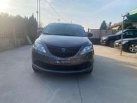 Usata Lancia Ypsilon Silver 69 CV (50 kW) 2023 Grigio Utilitaria