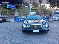 Usata Mercedes E250 Avantgarde 149 CV (109 kW) 1998 Blu Berlina