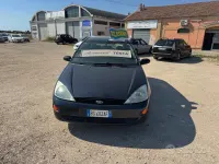 Usata Ford Focus Ambiente 90 CV (66 kW) 2001 Blu Station wagon