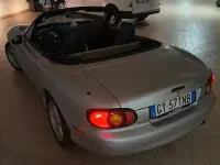 Usata Mazda MX5 110 CV (80 kW) 2000 Grigio Cabrio