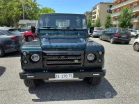 Usata Land Rover Defender 122 CV (89 kW) 2000 Nero Station wagon