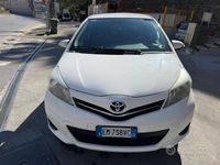 Usata Toyota Yaris Style 90 CV (66 kW) 2012 Bianco Utilitaria