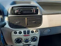 Usata Fiat Punto Dynamic 69 CV (50 kW) 2004 Blu Utilitaria
