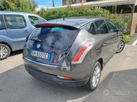 Usata Lancia Delta 130 CV (95 kW) 2011 Grigio Utilitaria