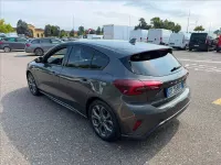 Usata Ford Focus ST-Line 125 CV (91 kW) 2023 Magnetic grey (metallizzato) Berlina