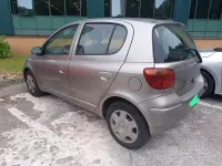 Usata Toyota Yaris 65 CV (47 kW) 2004 Grigio Berlina