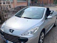 Usata Peugeot 307 CC 109 CV (80 kW) 2005 Argento Cabrio