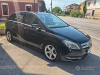 Usata Mercedes B180 Premium 122 CV (89 kW) 2014 Nero Utilitaria