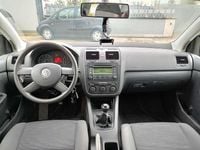 Usata VW Golf Trendline 75 CV (55 kW) 2005 Argento Berlina
