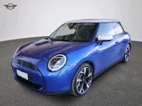 Usata Mini Cooper Classic 135 kW (184 CV) 2024 Blu/azzurro Utilitaria