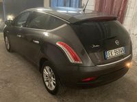 Usata Lancia Delta 120 CV (88 kW) 2011 Grigio Utilitaria
