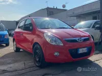 Usata Hyundai i20 Edition 75 CV (55 kW) 2011 Rosso Utilitaria