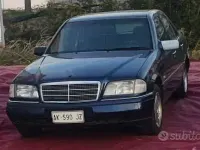 Usata Mercedes C200 Elegance 192 CV (141 kW) 1996 Blu Berlina