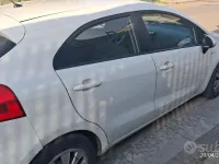 Usata Kia Rio 85 CV (62 kW) 2014 Bianco Berlina