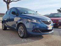 Usata Lancia Ypsilon Gold 69 CV (50 kW) 2021 Blu Utilitaria