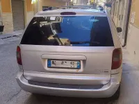 Usata Chrysler Voyager 141 CV (103 kW) 2004 Argento Monovolume
