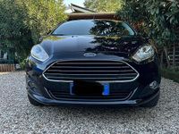 Second-hand Ford Fiesta 100 CP (73 kW) 2014 Negru Berlinǎ