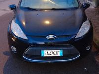 Usata Ford Fiesta 68 CV (50 kW) 2011 Nero Utilitaria