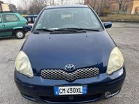 usata Toyota Yaris 148,944km anno 2004 neopatentati