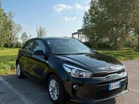 Usado Kia Rio 84 HP (61 kW) 2020 Preto Sedan