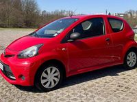 Usata Toyota Aygo Connect Style 68 CV (50 kW) 2014 Rosso Utilitaria