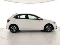 Usata VW Polo Life 95 CV (69 kW) 2023 Bianco Utilitaria
