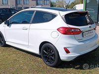 Begagnad Ford Fiesta ST-Line 86 HK (63 kW) 2018 Vit Halvkombi