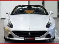 Usata Ferrari California 560 CV (411 kW) 2015 Grigio Cabrio