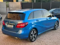 Usata Mercedes B180 Sport Edition 109 CV (80 kW) 2015 Blu Utilitaria