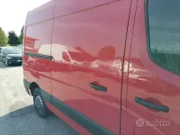 Usata Renault Master 135 CV (99 kW) 2022 Rosso Monovolume