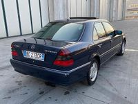Usado Mercedes C200 192 CV (141 kW) 1999 Azul Berlina