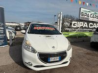 Usata Peugeot 208 Allure 81 CV (59 kW) 2015 Bianco Utilitaria