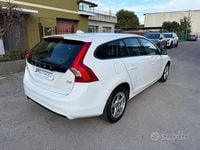 Usata Volvo V60 115 CV (84 kW) 2014 Bianco Station wagon