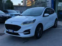 Usata Ford Kuga ST-Line X 152 CV (111 kW) 2023 Frozen white SUV