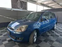 Usata Ford Fiesta Titanium 68 CV (50 kW) 2008 Blu Utilitaria