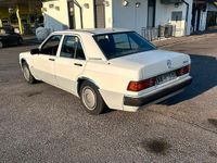 Usata Mercedes 190 118 CV (86 kW) 1990 Bianco Berlina