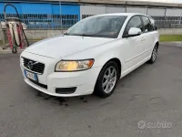 Usata Volvo V50 Plus 115 CV (84 kW) 2011 Bianco Station wagon