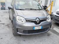 Usado Renault Twingo 90 HP (66 kW) 2019 Cinzento Citadino